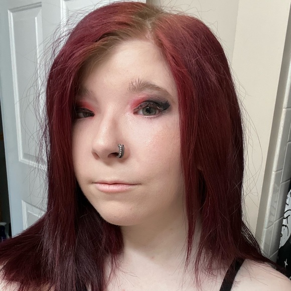 Meet your Posher, Erin - Picture 3 of 3